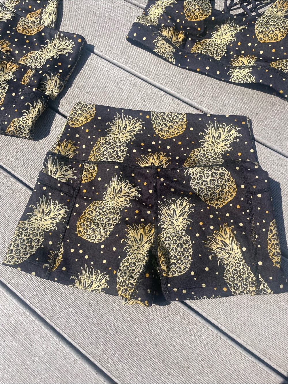 Share Constantly Varied Gear CVG Set Leggings Bra Shorts Black Gold Pineapple S - Picture 7 of 8